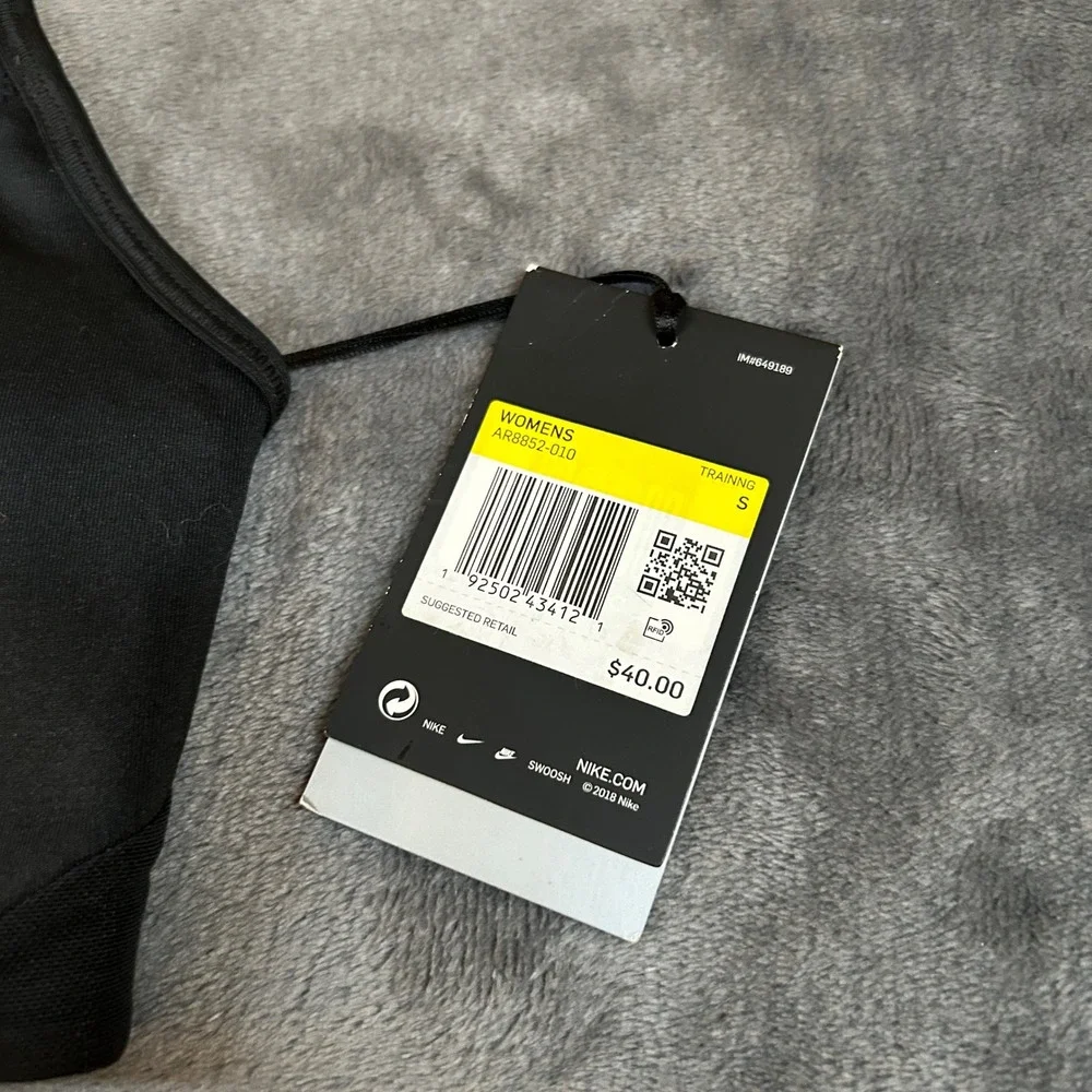 Nike Swoosh Sports Bra Medium Support Training Fitness Black Womens‎ Small NWT